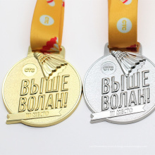 Médaille de badminton de volant de sports de placage à l&#39;or estampé par fer en métal fait sur commande